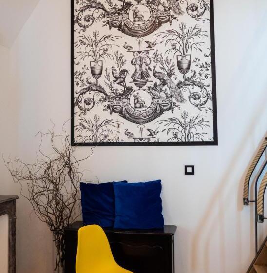 بنسيون Château Du Bertry