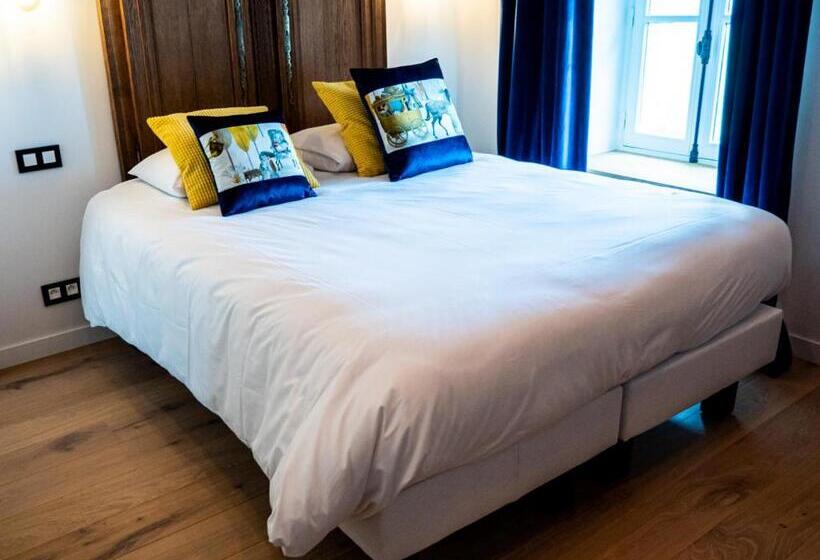 بنسيون Château Du Bertry