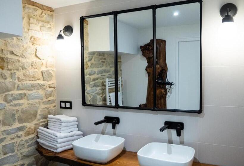 بنسيون Château Du Bertry