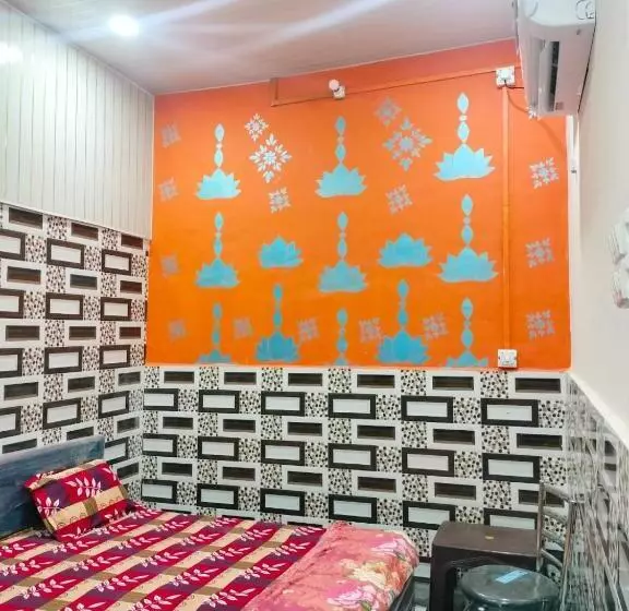 Majatalo Kanha Paying Guest House 82798ashu58346