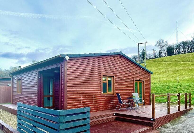 리조트 Pant Wilkin Lodges And Equestrian Centre