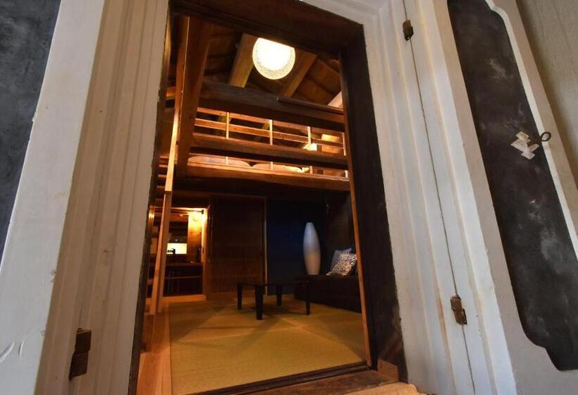 Bed and Breakfast うだ薬湯の宿やたきや