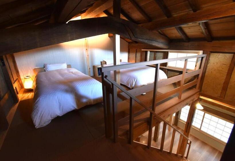 Bed and Breakfast うだ薬湯の宿やたきや