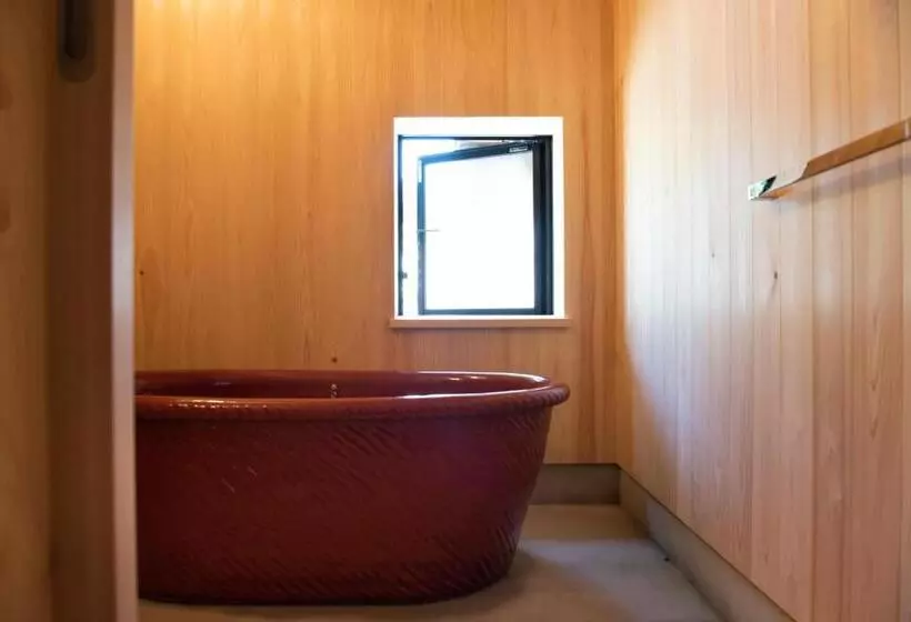 Aamiaismajoitus (B&B) うだ薬湯の宿やたきや