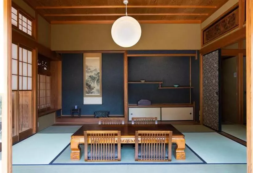 Aamiaismajoitus (B&B) うだ薬湯の宿やたきや