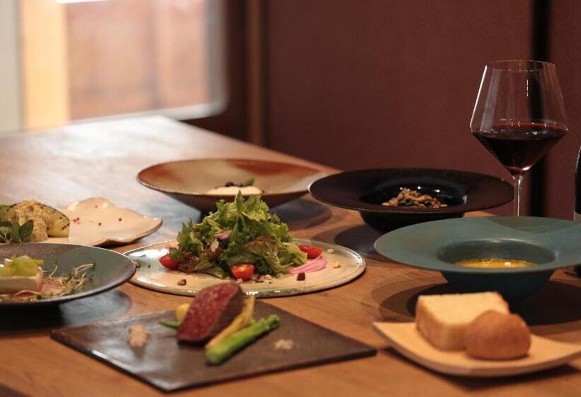 Bed and Breakfast うだ薬湯の宿やたきや