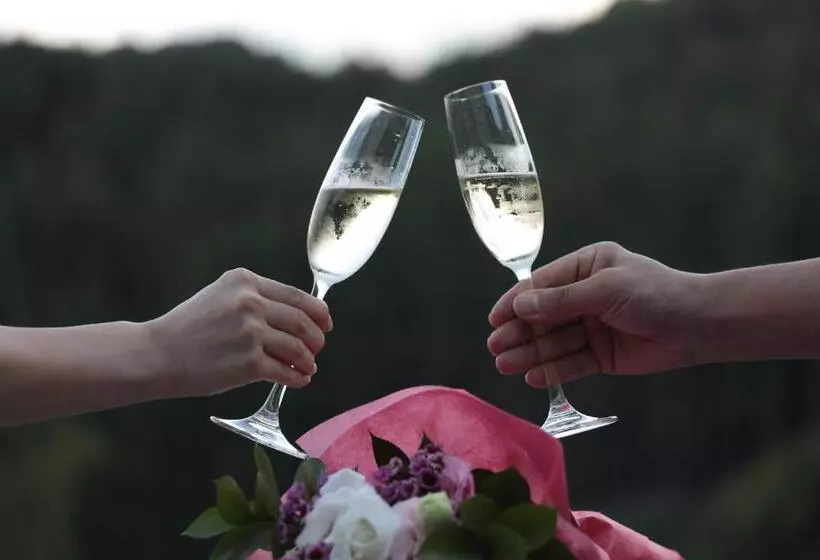 Aamiaismajoitus (B&B) うだ薬湯の宿やたきや