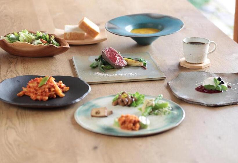 Bed and Breakfast うだ薬湯の宿やたきや