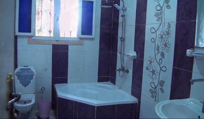 تختخواب و صبحانه Loulouat Al Reef