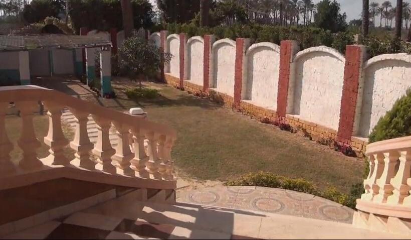 تختخواب و صبحانه Loulouat Al Reef