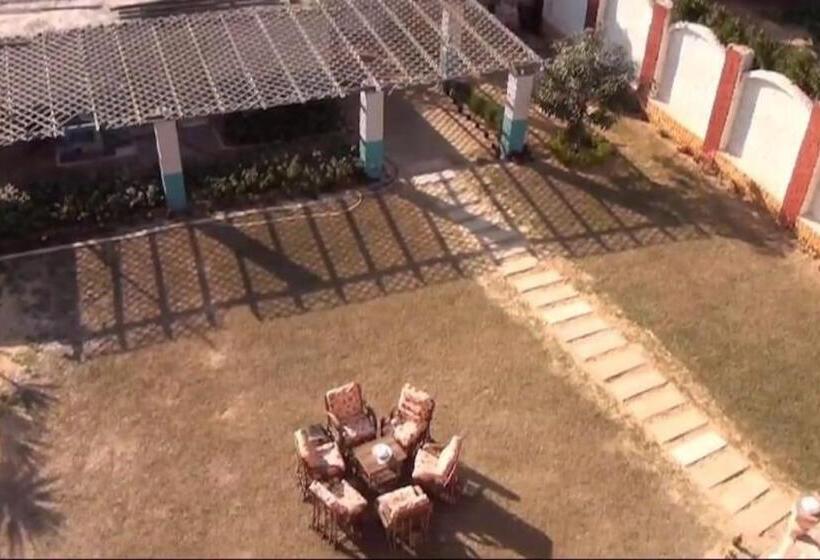 تختخواب و صبحانه Loulouat Al Reef