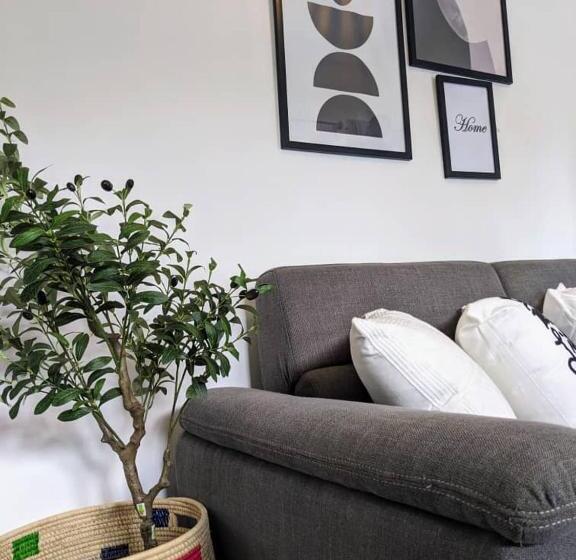 تختخواب و صبحانه Royal Xperience