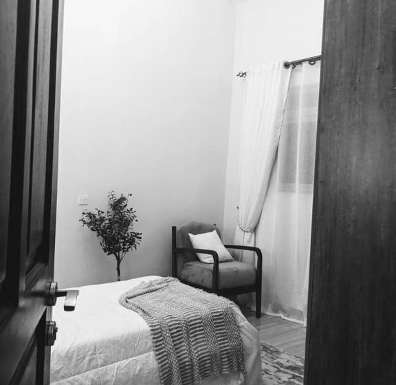 تختخواب و صبحانه Royal Xperience