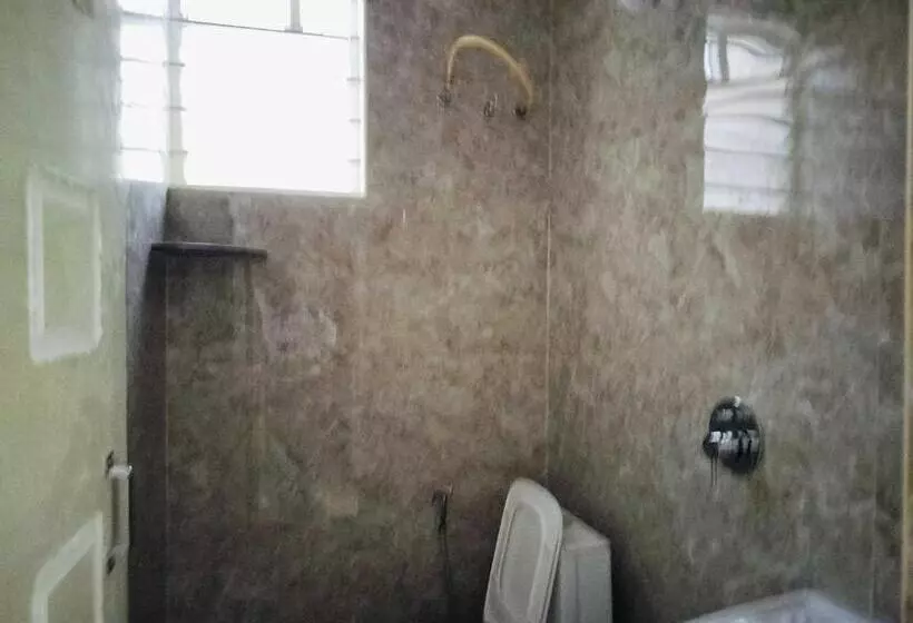 هتل Collection O Sapthagiri Inn
