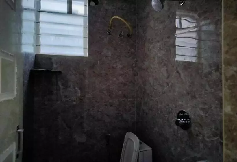 هتل Collection O Sapthagiri Inn