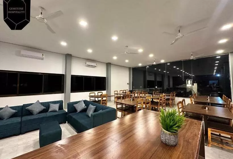 Hotelli Golden Pearl Resort By Gemstone Hospitality