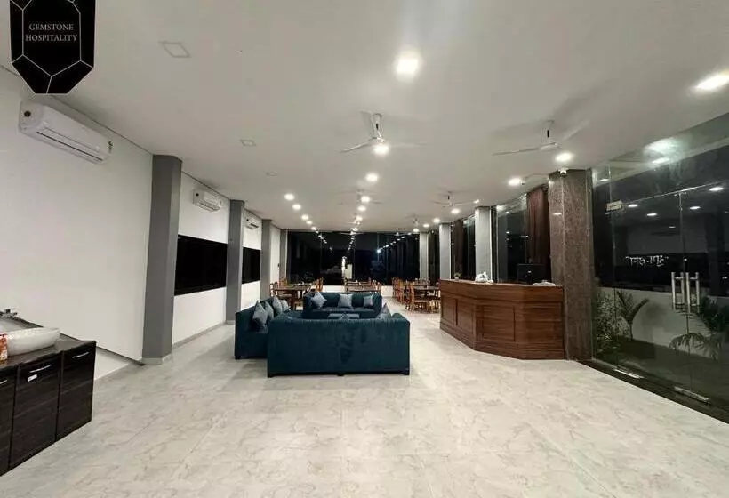 Hotelli Golden Pearl Resort By Gemstone Hospitality