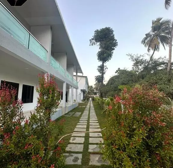 Hotelli Golden Pearl Resort By Gemstone Hospitality