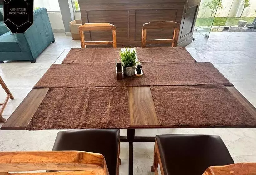 Hotelli Golden Pearl Resort By Gemstone Hospitality