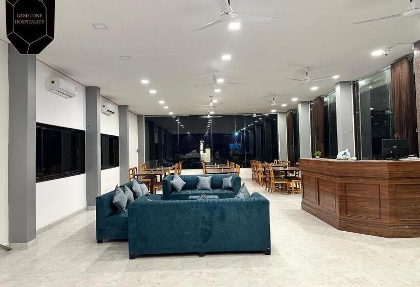 ホテル Golden Pearl Resort By Gemstone Hospitality