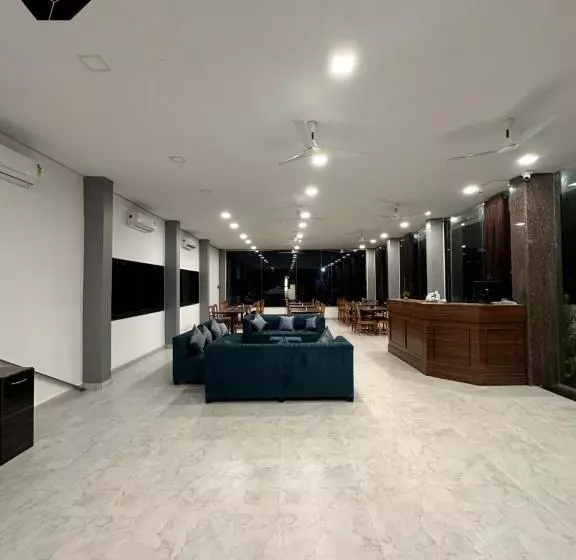 Hotelli Golden Pearl Resort By Gemstone Hospitality