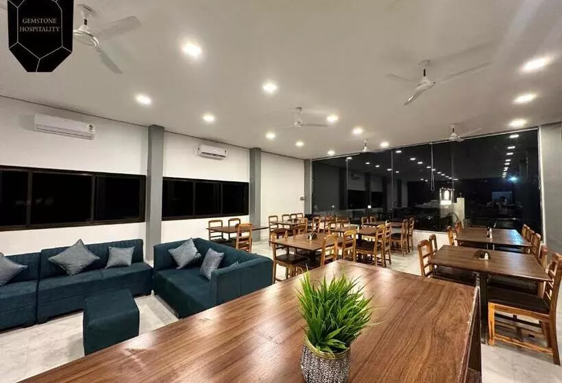 Hotelli Golden Pearl Resort By Gemstone Hospitality