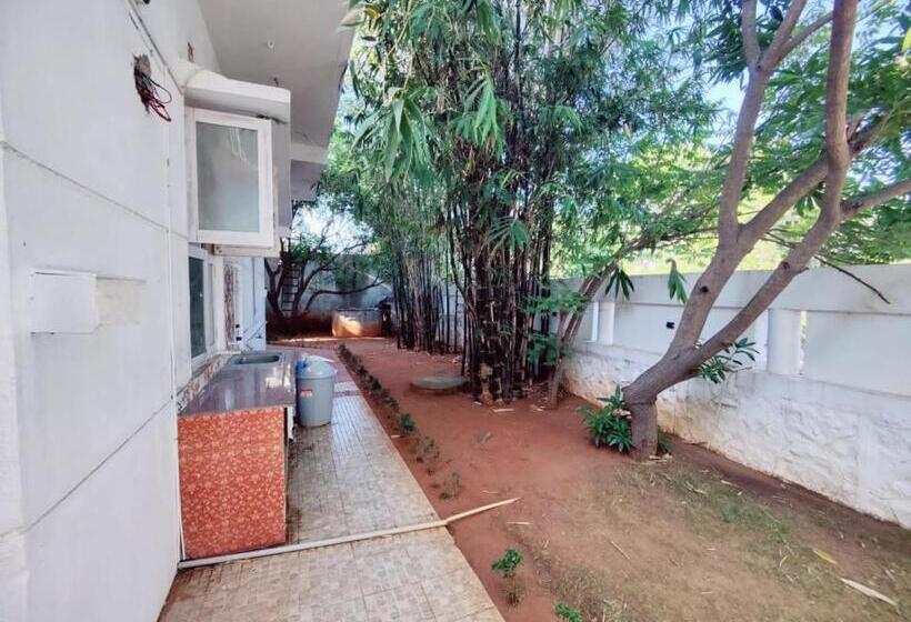 בית מלון כפרי Golden Retriever Villa By Phr