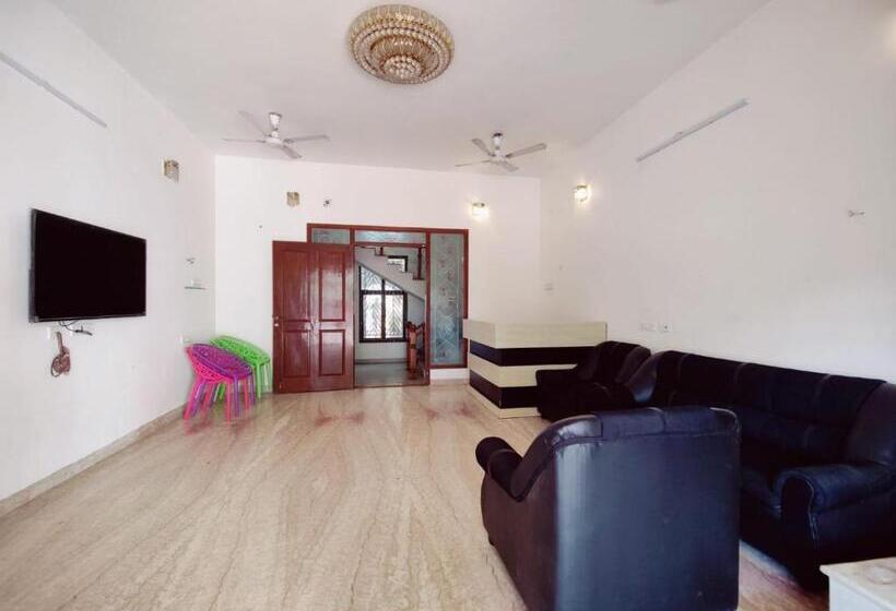 בית מלון כפרי Golden Retriever Villa By Phr