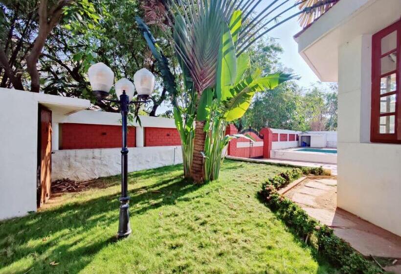 בית מלון כפרי Golden Retriever Villa By Phr