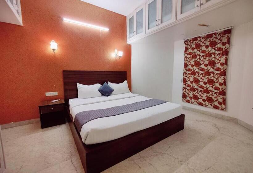 בית מלון כפרי Golden Retriever Villa By Phr