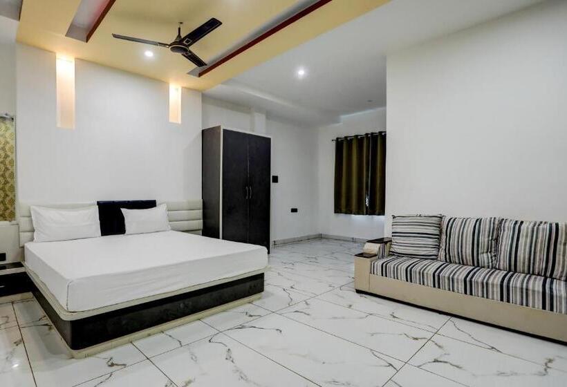 فندق Oyo Varda Resort