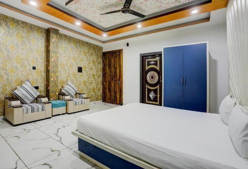 فندق Oyo Varda Resort