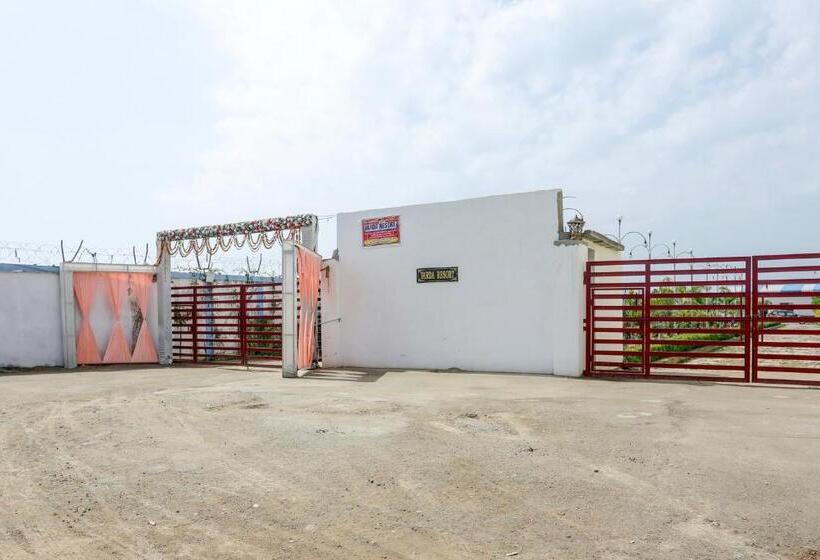 فندق Oyo Varda Resort