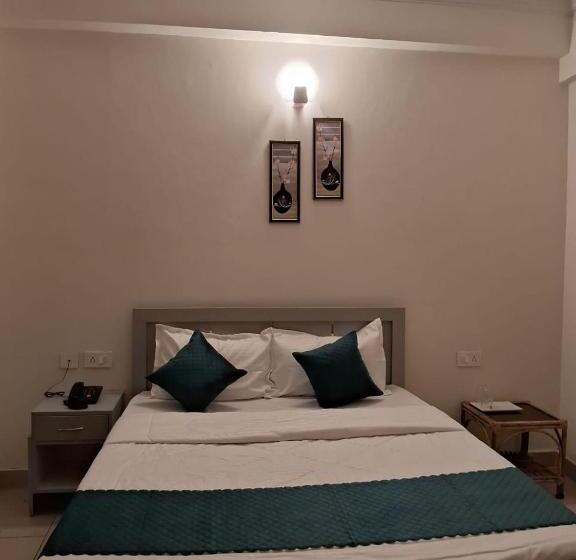 Отель Royal Taj