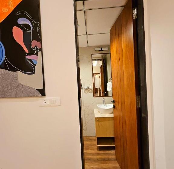 בית מלון כפרי Savera Seafront