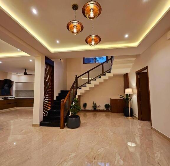 בית מלון כפרי Savera Seafront