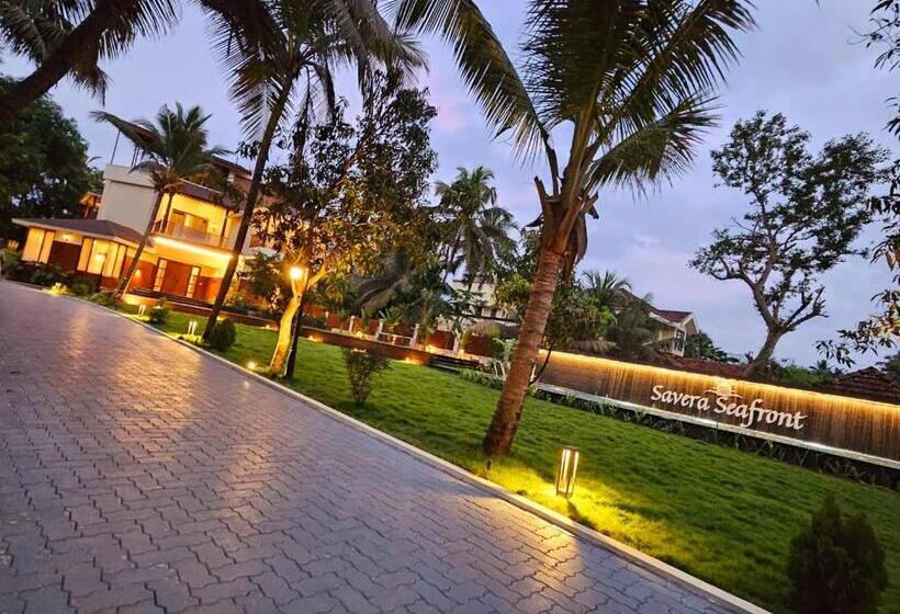 בית מלון כפרי Savera Seafront