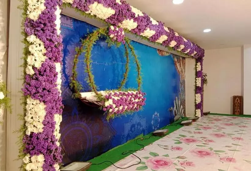 ホテル Sneha Inn