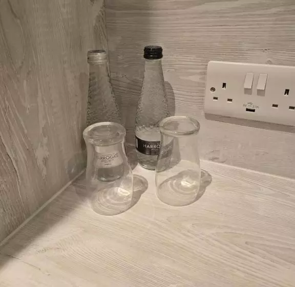 Hotelli The Woodmans Cottage