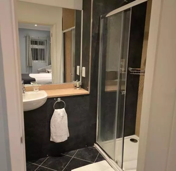 Hotelli The Woodmans Cottage