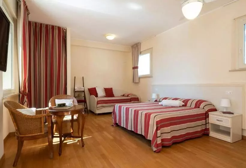 هتل Villa Sirena Numana