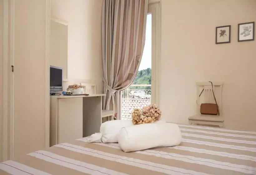 هتل Villa Sirena Numana