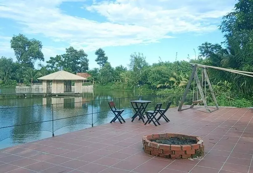 استراحتگاه Tina Lakeside   Ao đôi   Phước Hải
