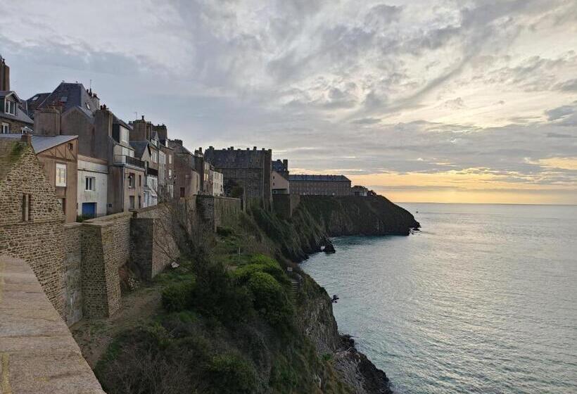 민박 La Thérèsienne