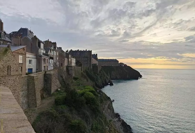 Aamiaismajoitus (B&B) La Thérèsienne