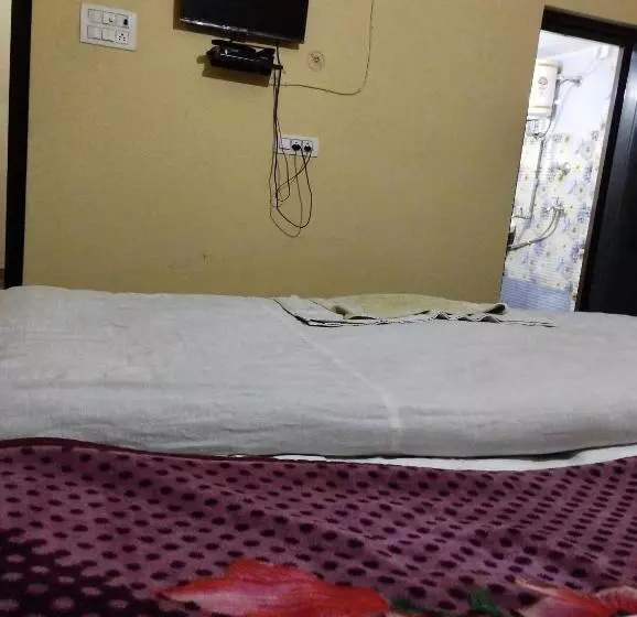 ホテル अधिकारी होटल