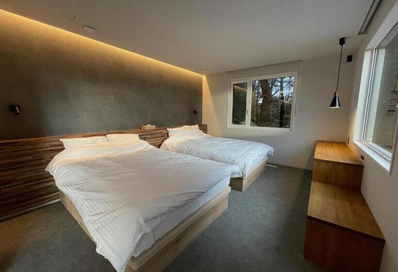 Hotell Tryhaku Nishikaruizawa Yuzuki Vacation Stay 87274v
