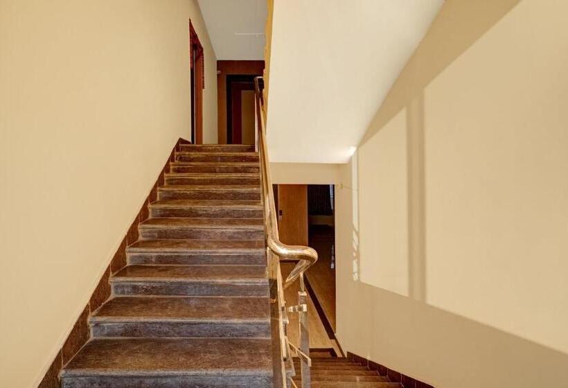 Oyo Flagship Hotel Luxury Inn