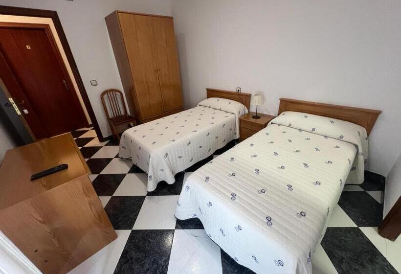 بنسيون Hostal Los Amigos