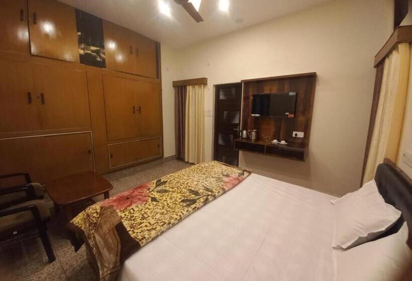 Pension Kalash Guest House